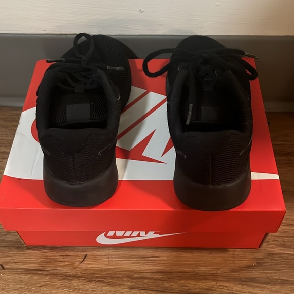 NIKE TANJUN (USED) - Picture 4 of 6